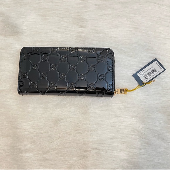 NWT bebe los angeles Womens Black Patent Clutch Wallet Dana Embossed Zipper - Picture 4 of 9